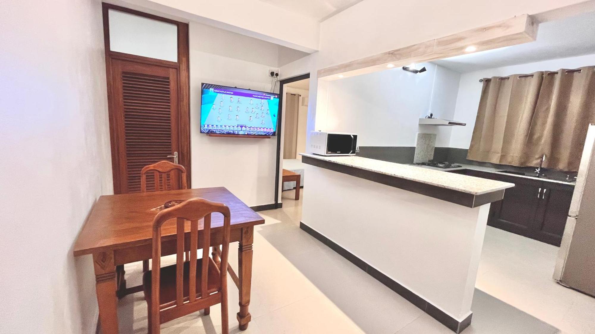 Ebony Apartment & Studio Ла-Голет Экстерьер фото